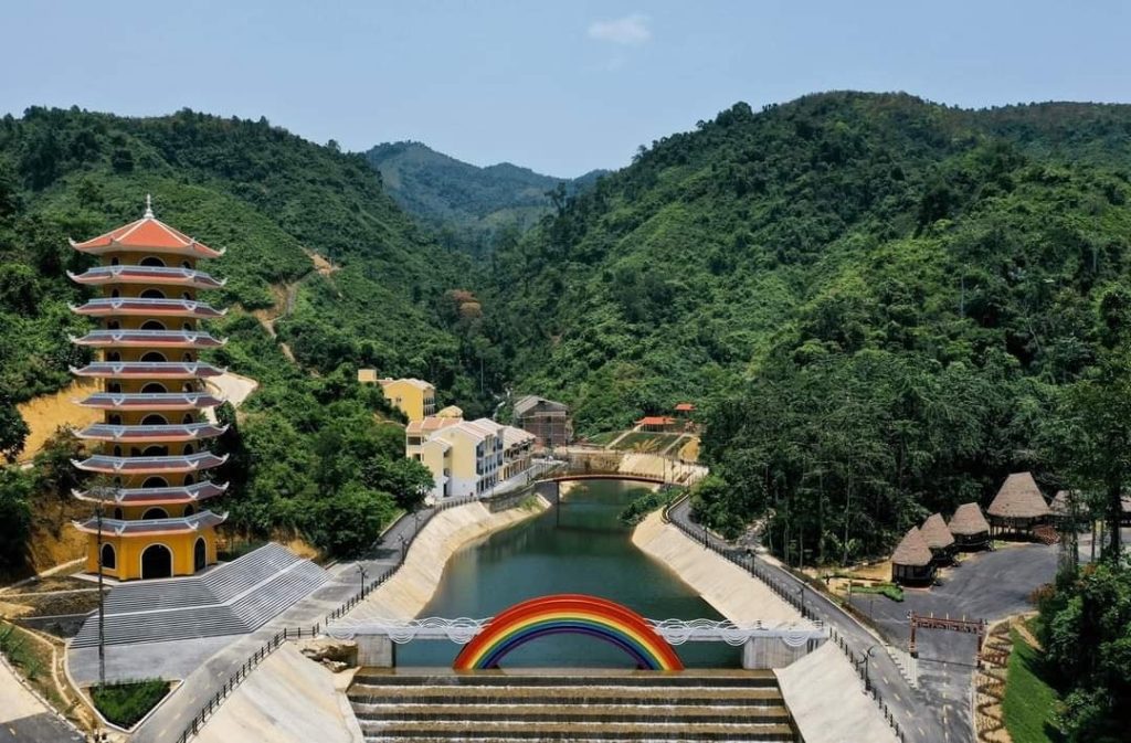 Cổng Trời Đông Giang