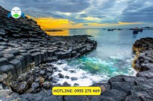 Ghềnh Bàng Đà Nẵng với bãi đá tự nhiên ven biển