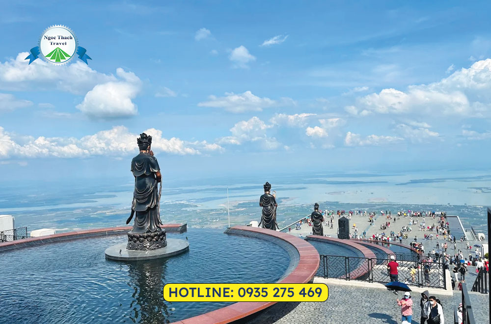 Đặt vé cáp treo Núi Bà Đen nhanh chóng, nhận vé QR tiện lợi, không cần xếp hàng tại NGỌC THẠCH TRAVEL ngay hôm nay!