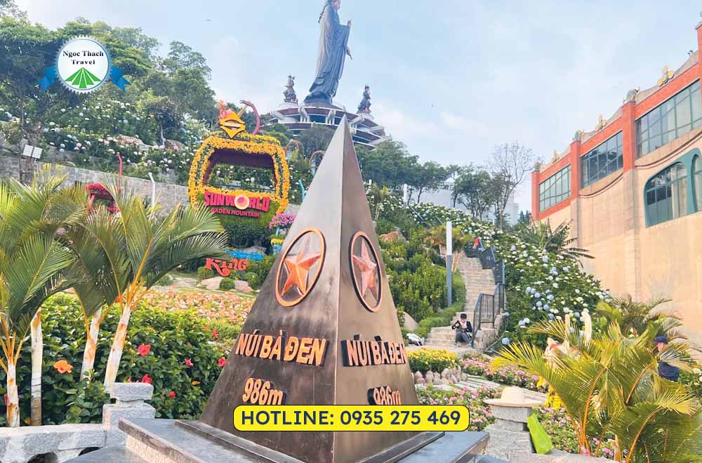 Đặt vé cáp treo Núi Bà Đen nhanh chóng, nhận vé QR tiện lợi, không cần xếp hàng tại NGỌC THẠCH TRAVEL ngay hôm nay!