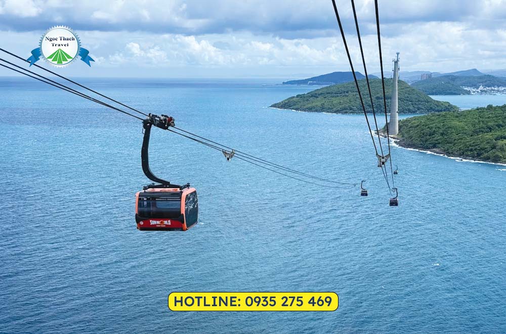 Đặt vé cáp treo Hòn Thơm Phú Quốc 2026 tại Ngọc Thạch Travel uy tín, giá tốt. Trải nghiệm cáp treo vượt biển dài nhất thế giới, vui chơi Sun World Hòn Thơm, Aquatopia và nhiều combo tiết kiệm hấp dẫn.