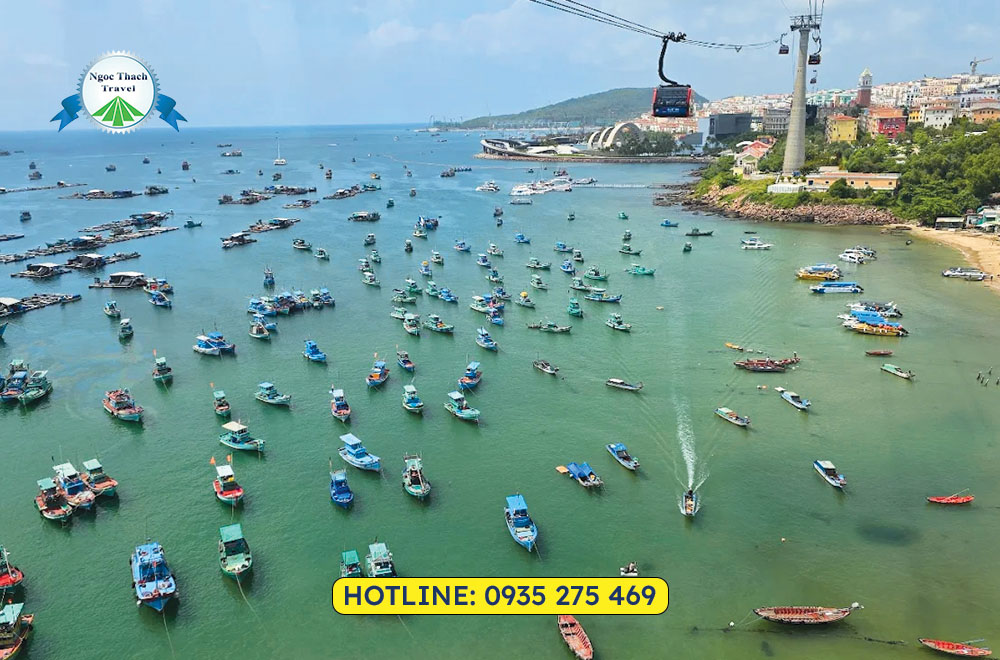 Đặt vé cáp treo Hòn Thơm Phú Quốc 2026 tại Ngọc Thạch Travel uy tín, giá tốt. Trải nghiệm cáp treo vượt biển dài nhất thế giới, vui chơi Sun World Hòn Thơm, Aquatopia và nhiều combo tiết kiệm hấp dẫn.