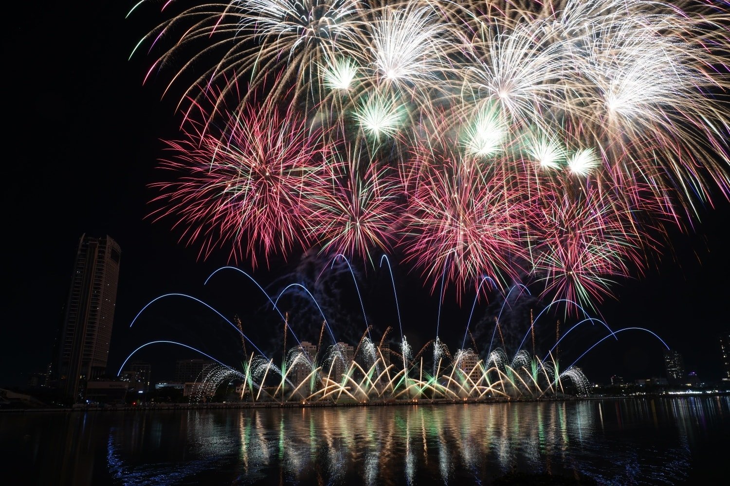 ve phao hoa da nang 1